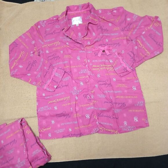 Flannel pajama set by © Victoria's Secret - Size: Small (0871) - Picture 3 of 6